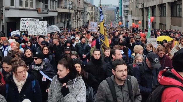 500.000 tvrde organizatori u Bruxellesu, policija kaže da nije bilo više od 50.000 prosvjednika protiv covid mjera