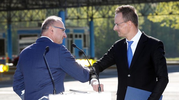 Drčni Mađari ne želi NATO vojnike i tvrde kako trgovina između Francuza i Rusa te Nijemaca i Rusa nikad nije bila bolja, ratu i sankcijama usprkos