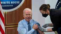 Joe Biden primio je i  svoju ČETVRTU dozu cjepiva protiv koronavirusa. Koje su njegove nuspojave?