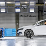 Crash test i to 50 godina prije Mate Rimca i Hrvatske i to u komunističkoj Češkoslovačkoj koja je  lansirala Škodu 100 brzinom od 48 km/h i to na raketni pogon (foto: Škoda)