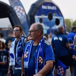 FOTO GALERIJA: Na stadionu opet cijele obitelji, a ne samo tate! Žene, sinovi, kćeri, prijatelji... još jedan Bingo u Maksimiru. Dinamo poput Medveščaka! (foto: Dragan Đukanović / SportNews)