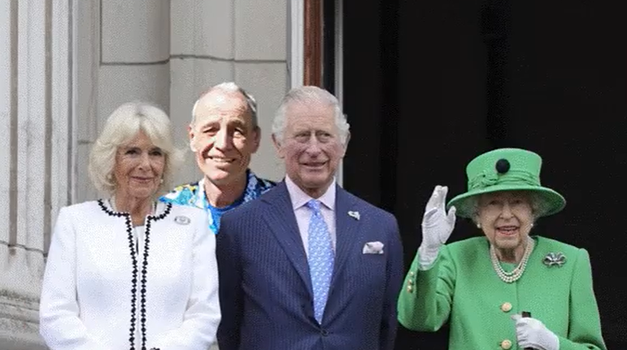 Imaju li kralj Charles III. i Camilla tajnog sina? Simon iz Australije traži DNK analizu