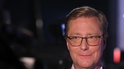 Da ga "celi Svet razume", govorio srpski u EU Parlamentu! Hrvati zgranuti. Slovenski političar želio odati počast žrtvama nesreće: Jezik koji je koristio uznemirio Hrvate u Europskom parlamentu