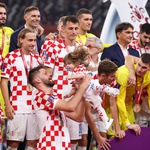 Vatrena obitelj! Zajedno smo najjači!  Brončani reprezentativci u zagrljaju svojih obitelji (foto: pixell)