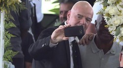 Ožigosani Gianni Infantino objašnjava pozadinu neukusnog selfija ispred Peleovog lijesa (odzvanjaju njegove riječi)
