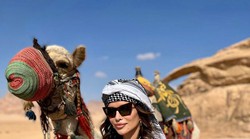 Severinina elegantna bijela haljina koju je nosila na Božić jedini je komad koji vam treba za posebne prilike