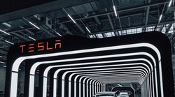 Što se događa s Teslinom prodajom? Vrtoglavi rast prodaje od nevjerojatnih 36 %! Ovo je prvorazredno iznenađenje!