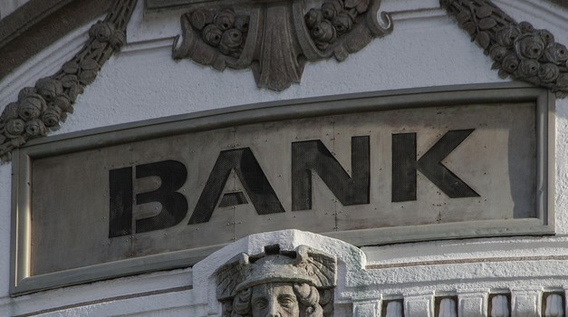 Hoćete otvoriti besplatni račun u banci, e neće ići i prije će na vrbi roditi grožđe nego što će bankari postupiti kao što im zakon i moral nalaže