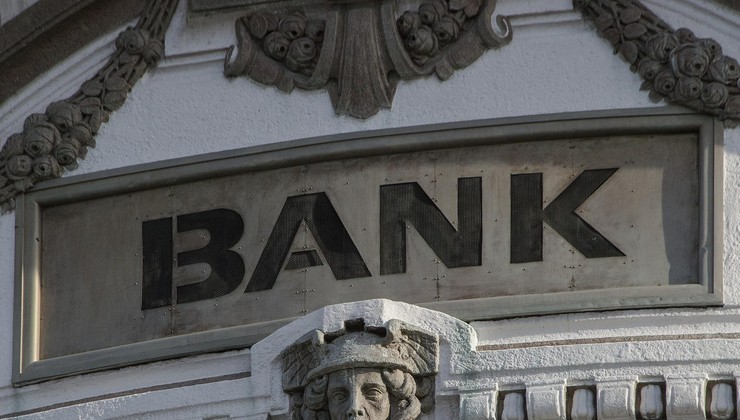 Hoćete otvoriti besplatni račun u banci, e neće ići i prije će na vrbi roditi grožđe nego što će bankari postupiti kao što im zakon i moral nalaže