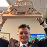 Drski lopovi ukrali najpoznatiji slovenski automobil: Pahorovom "Malom divu" se gubi svaki trag (foto: Instagram/Borut Pahor)