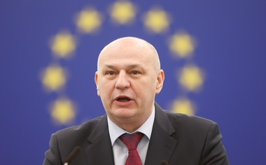 Milijarde doza Covid-19 cjepiva spaljuje se na lomačama, jer ih nitko ne treba, ni ne želi