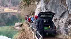 Pazite, nemojte to činiti: vozač koji je svojim BMW-om zapeo na planinarskoj stazi u austrijskim Alpama sam je kriv...