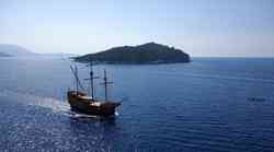 Daily Mail o ukletom hrvatskom otoku? Daksu nitko ne želi kupiti, a na otoku vila, svjetionik iz 19. stoljeća i kućica za čamce