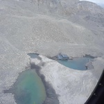 Pa to nije istina! Jeep je zapeo pod ledenjakom, a njegovo spašavanje vlasnika je pošteno opteretilo džep (foto: The Drive)