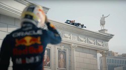 VIDEO: Kako je trkaći automobil F1 sletio na krov kasina u Las Vegasu?