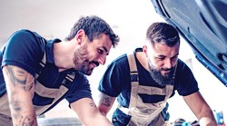 Jedan dan rada automehaničara 500 eura u džepu: koliko stvarno zarađuju majstori na poslu i u fušu