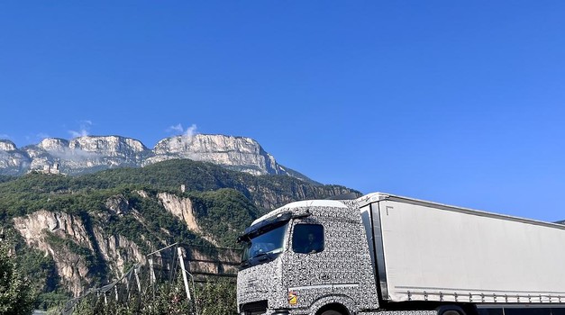 Kamion na struju prevalio 530 km bez punjenja! Ukupne težine 40 tona putovao je od Stuttgarta do Južnog Tirola