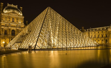 Pariška policija uhitila deset osoba zbog prevare s ulaznicama u Louvreu
