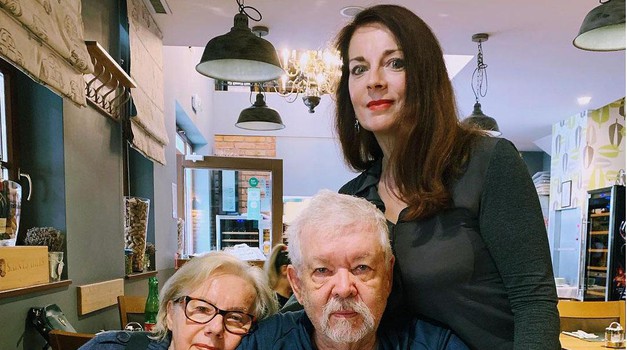 Titova unuka Saša Broz objavila idiličnu obiteljsku fotku s tatom Mišom Brozom i mamom Mirom