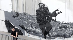 “Nemojte psovati, mi smo kršćani, katolici. Nismo navikli na takve proste riječi. Nego ovako, gledaj … Ja sam Blago Zadro, Bosanska 11, ključ je u prozoru, u svako doba otključaj i uđi, ali razmisli"