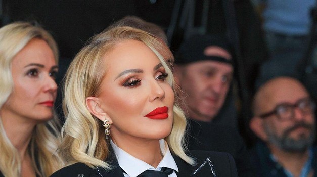 Lepa Brena pred sam koncert u Zagrebu ostala bez grupe s kojom je radila 16 godina: menadžer tvrdi da su je svi napustili