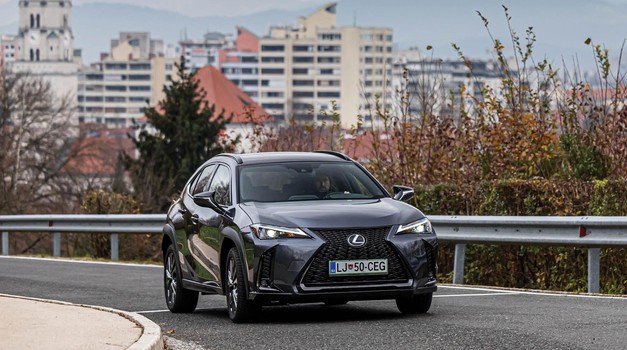 Testirali smo Lexusov najprodavaniji model – kako se drži nakon pet godina na tržištu? (video)