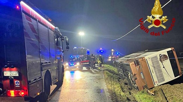 Nakon Hrvata i Ukrajinaca u  busu u Veneciji stradali i BEHA građani! Teška nesreća pri povratku s proslave Nove godine: U pola tri ujutro prevrnuo se autobus sa 79 putnika (FOTO)