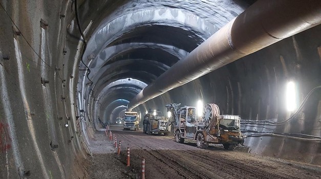 Od danas tunel Karavanka ima i drugu cijev, 7,5 godina nakon početka bušenja s austrijske strane "prehod" je otvoren za sva vozila!!!