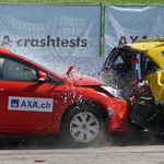 Sad računajte i na zamjenski auto, nakon nesreće na procjenu u servis, ne i kod osiguravatelja, rok za isplatu nesporne štete 15 dana... i još puno, puno toga dobroga za potrošače (foto: Marcel Langthim from Pixabay)