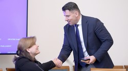 Karolina: - Mostovci su časni ljudi! Grmoja: - "Vidović Krišto se bori protiv korupcije i mi je pozivamo u koaliciju!