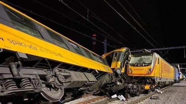 Teška nesreća u Češkoj: 4 mrtva i 23 ozlijeđenih u sudaru vlakova