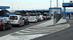 Zbog Sirije, Slovenci će i dalje kontrolirati granicu s Hrvatskom i Mađarskom, suspendiran schengen na novih šest mjeseci
