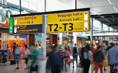 Stotine putnika zarobljene u Lufthansa zrakoplovima zbog snježnog nevremena u Münchenu