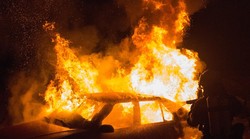 Ovaj tip je odlučio zapaliti vatru u rent-a-car tvrtki, a razlog je sasvim banalan