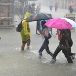 Veći dio Dalmacije je pod vodom, strašno je u Dubrovniku, Zadru, Makarskoj...: "Ne izlazite iz kuća!" (FOTO i VIDEO) (foto: Grgo Jelavic/Pixsell/Bobo)