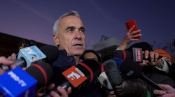 - Ovo je sumrak demokracije poručio je pobjednik prvog kruga izbora u Rumunjskoj: - "Naša demokracija je napadnuta, ovo je klasičan državni udar!"