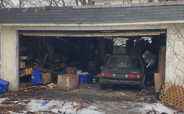 Napušten više od 25 godina – pogledajte što su otkrili kada su prvi put oprali originalni Golf GTI (VIDEO)