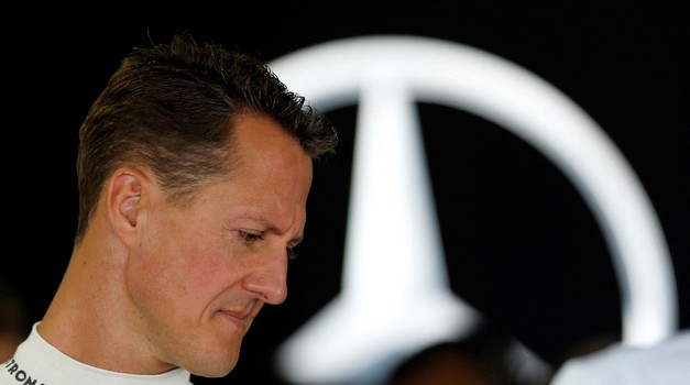 FILE PHOTO: Mercedes Formula One driver Michael Schumacher of Germany stands inside his team garage during the first practice session of the Japanese F1 Grand Prix at the Suzuka circuit October 5, 2012. REUTERS/Kim Kyung-Hoon/File Photo Photo: KIM KYUNG HOON/REUTERS