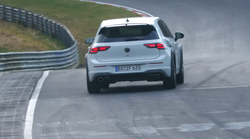 Golf GTI slavi 50 godina, a Volkswagen sprema nešto nesvakidašnje! Tijekom testiranja uhvatili su... (VIDEO)