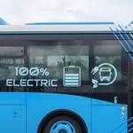 Na krilima Red Bulla, čarobnog napitka i struje, Tomašević i Sinković napravili krug oko Jarunskog jezera s busom koji ima zero emission (foto: Grad Zagreb/Instagram)