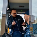 Na krilima Red Bulla, čarobnog napitka i struje, Tomašević i Sinković napravili krug oko Jarunskog jezera s busom koji ima zero emission (foto: Grad Zagreb/Instagram)