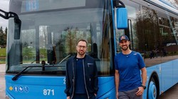 Na krilima Red Bulla, čarobnog napitka i struje, Tomašević i Sinković napravili krug oko Jarunskog jezera s busom koji ima zero emission