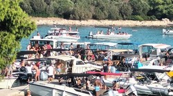 Stop masovnom turizmu na čarobnom hrvatskom otoku! Broj posjetitelja je oko 1500 dnevno, što je previše s obzirom na veličinu uvale