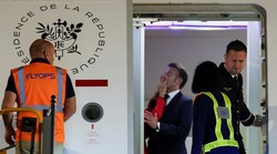 - Kloni me se gubitniče jedan! A onda je pala šamarčina učiteljice predsjedniku. Micro Macro Show bračnog para Macron