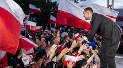 Trumpov poljski miljenik tijesno pobijedio globalističkog štićenika Ursule von der Leyen i vladajućih EU birokrata