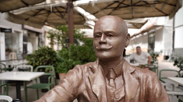 On  je zaslužan i za besprijekornu gramofonsku ploču, gramofonsku iglu... Od 80 patenata najpoznatija je penkala, no ostati će upamćen kao pravi genijalac koji se znao i učinio jako puno
