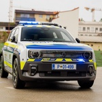 Četvorka u bojama uniforme. Ovo je novo patrolno vozilo policije (foto: Renault Slovenija)