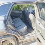 Prostrana stražnja klupa koja nudi udobno sjedenje... (foto: Matjaž Korošak)