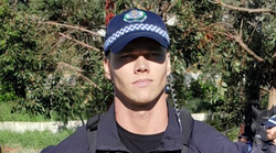 "Jako je zgodan, neka me uhiti - Lijep je k'o grijeh"!  Policajac za kojim sve žene lude