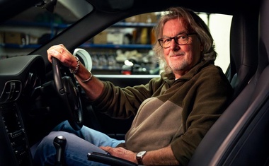 Legendarni James May iz "Top Geara"  na sudu! Nećete vjerovati što je nosio i s čime se dovezao na Sud